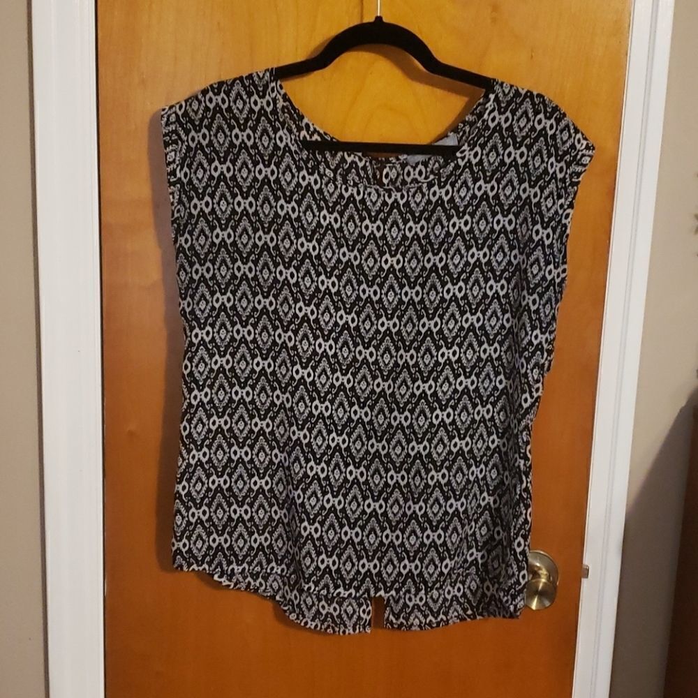 OCTAVIA black/white short sleeved shirt